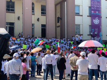 Empleados del Poder Judicial salen a las calles a manifestarse contra la desaparición de fideicomisos
