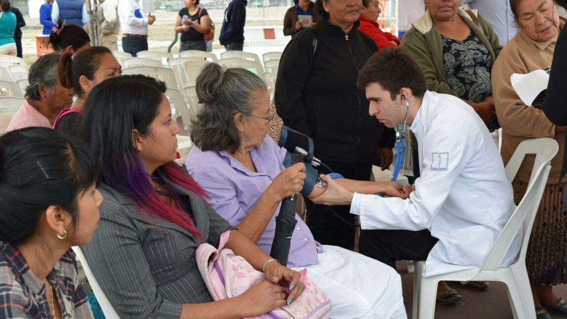 Ayuntamiento beneficia salud, educación, servicios, obras públicas y ahorra 200 mdp