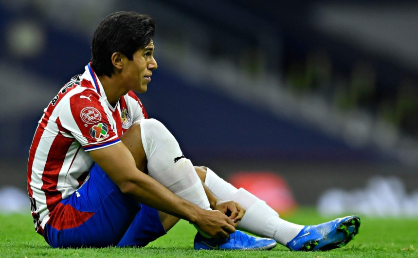 Chivas no contará con José Juan Macías ante Cruz Azul