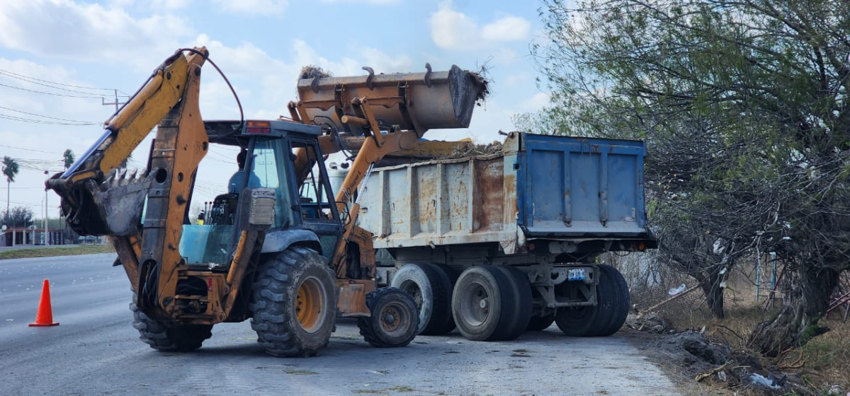 Aplica Gobierno de Carlos Peña Ortiz Imparable mantenimiento de carretera Reynosa-Río Bravo 