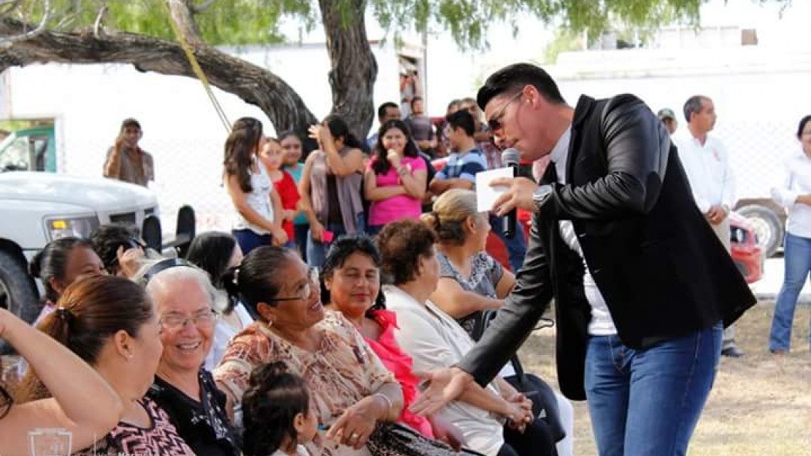 Ayuntamiento festeja a madres de Aquiles Serdán