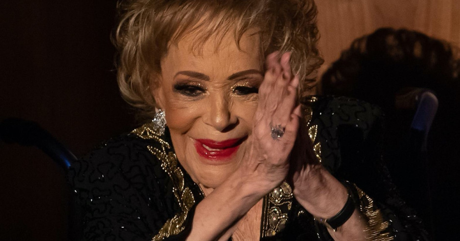 Silvia Pinal reaparece en homenaje por 75 años de carrera