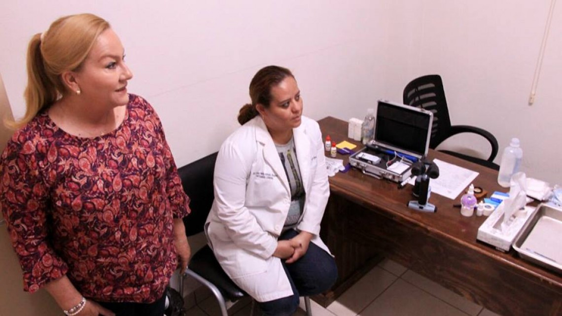Alcaldesa visita pacientes operados en la Clínica DIF
