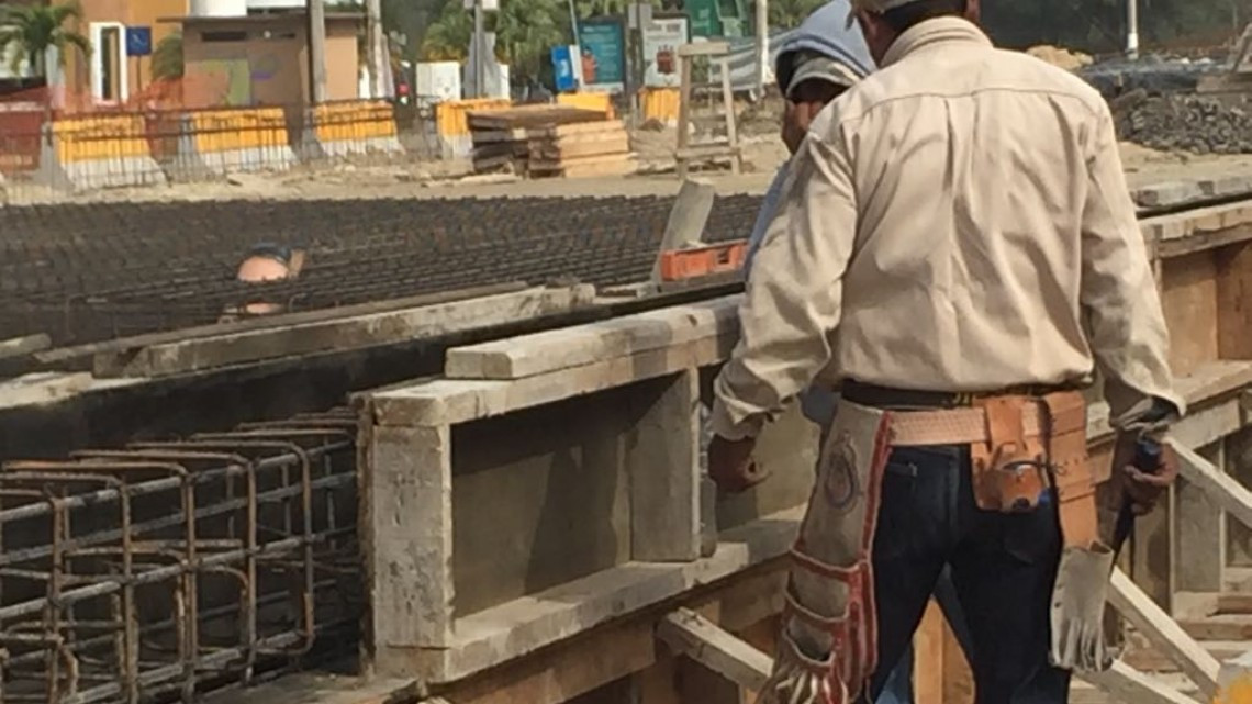 Inversionistas a la espera del desarrollo político en el país