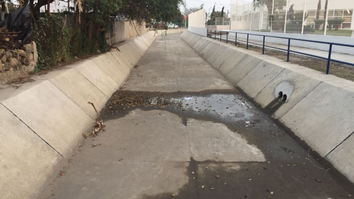 Entrega Gobernador en la Revolución Verde un dren pluvial