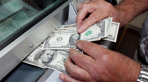 Dólar se vende en 20 pesos en el AICM