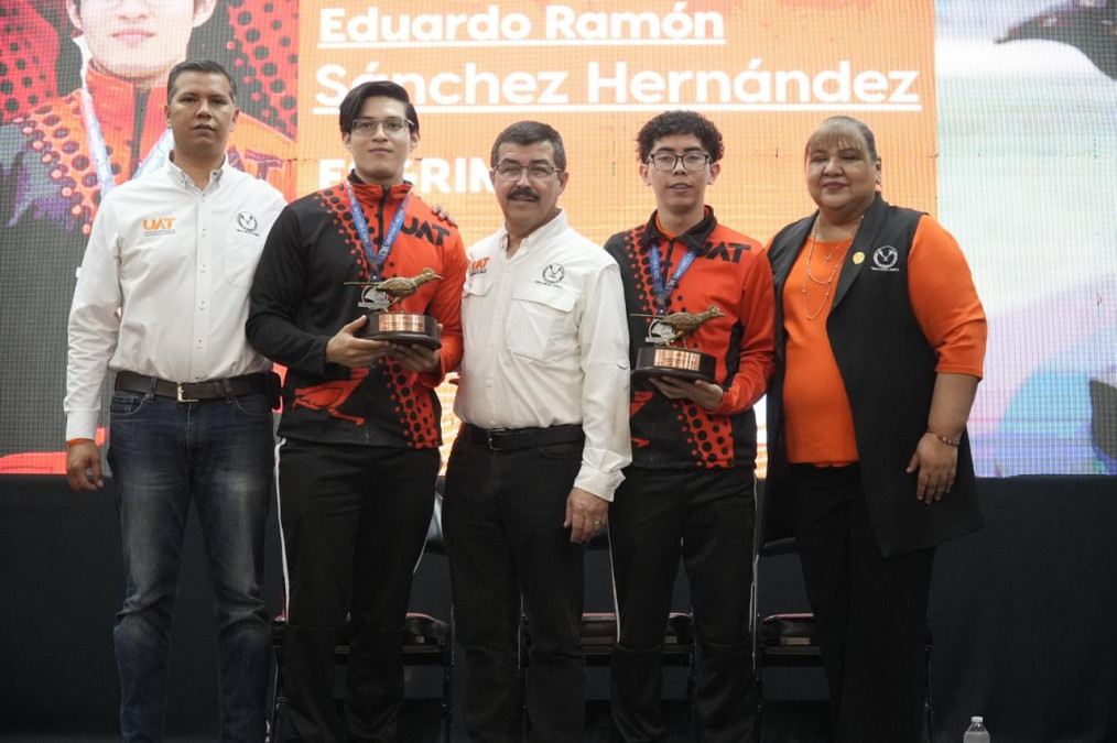 Entrega rector el galardón “Orgullo UAT” tras desempeño histórico de medallistas universitarios