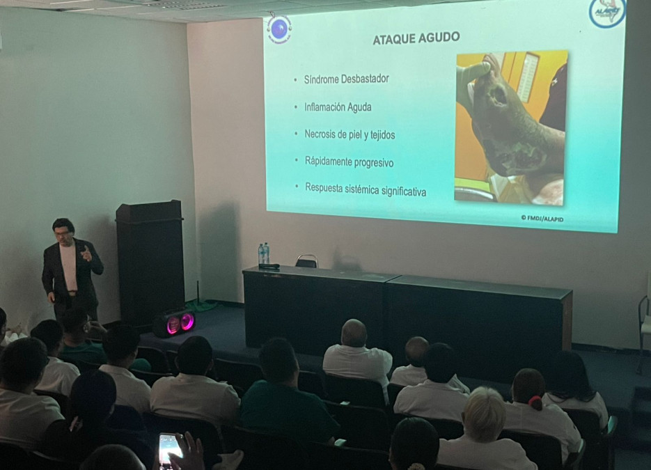 Capacitan a personal médico pie diabético