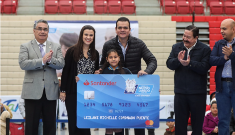 Todo listo para entrega de tarjetas bancarias de becas 