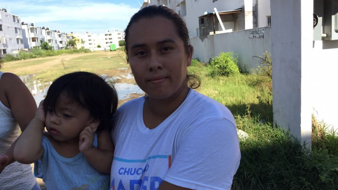 Traileros ponen en riesgo a vecinos de los fraccionamientos al introducirse con sus unidades