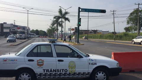 Cierran 6 de los 10 carriles de la Avenida Hidalgo