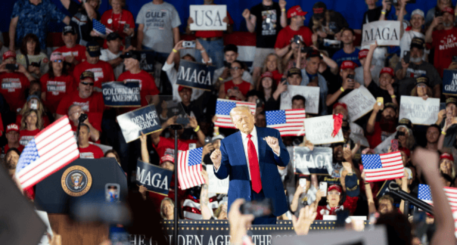 'Nos estamos volviendo buenos en esto': Trump bromea sobre posible nuevo intento de destitución presidencial