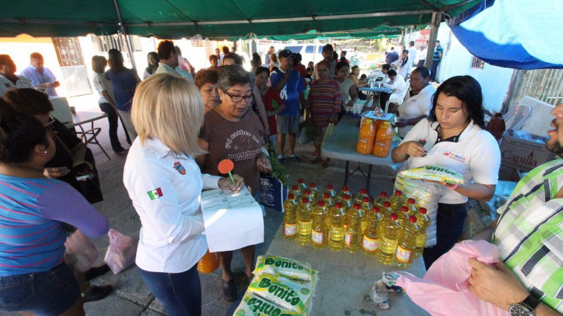 Beneficia Ayuntamiento a habitantes de la colonia Nacional
