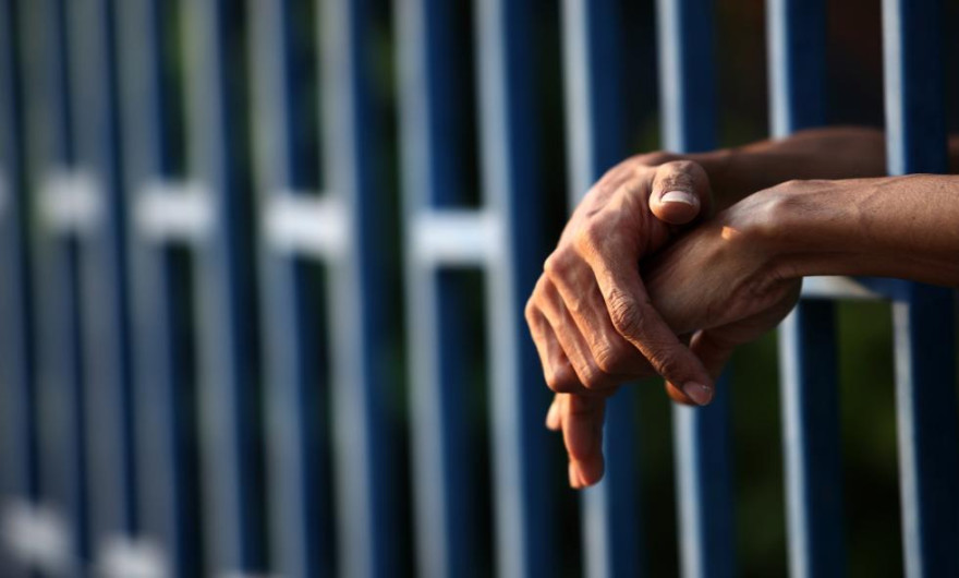 Sentencian a padrastro y madre homicidas