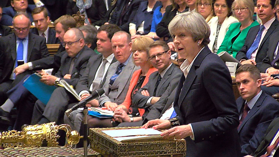 Anuncia Theresa May inicio del separación con la UE