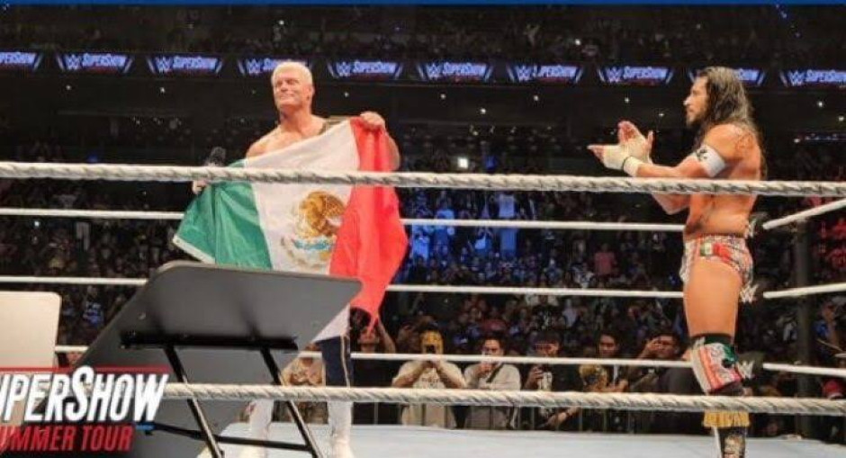 WWE México SuperShow: Cody Rhodes retiene título ante Santos Escobar 