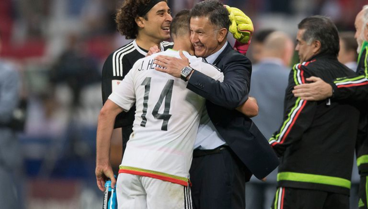 Chicharito anima a Osorio por lo sucedido en CDMX