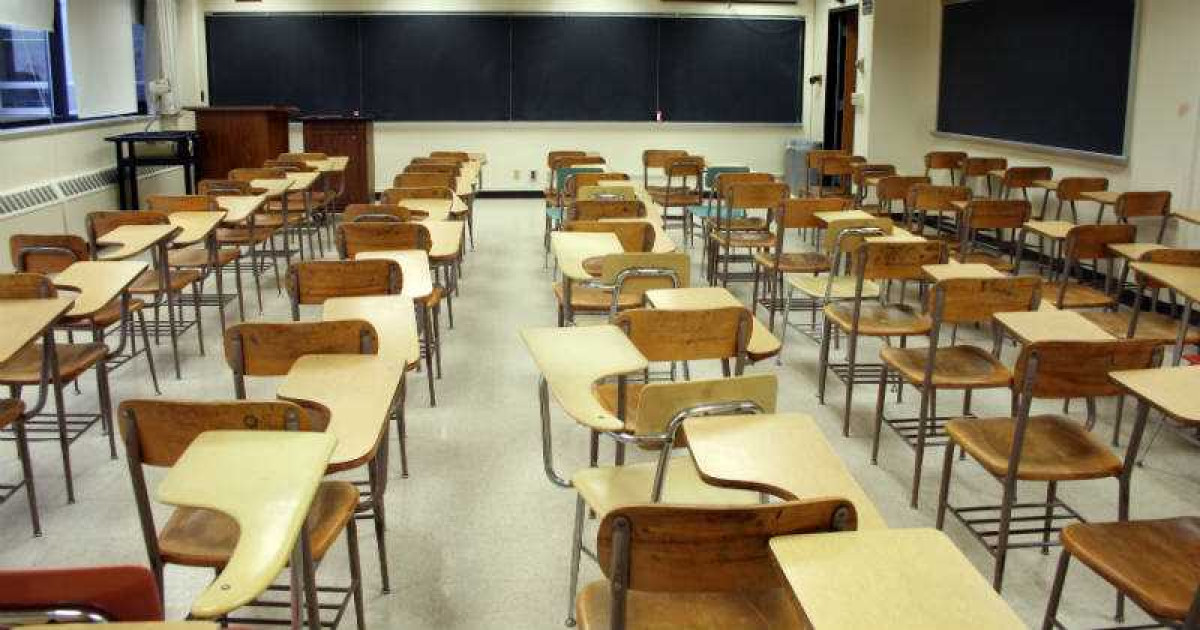 Entregó Egidio más de ocho mil becas de alumnos 'fantasmas'