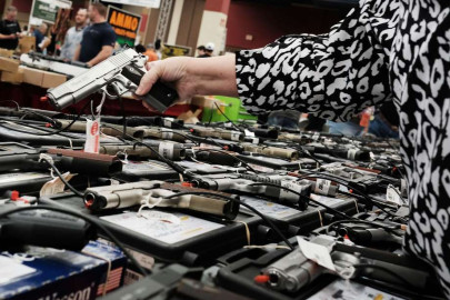 Entran en vigor en Texas leyes que “suavizan” el control de portación de armas