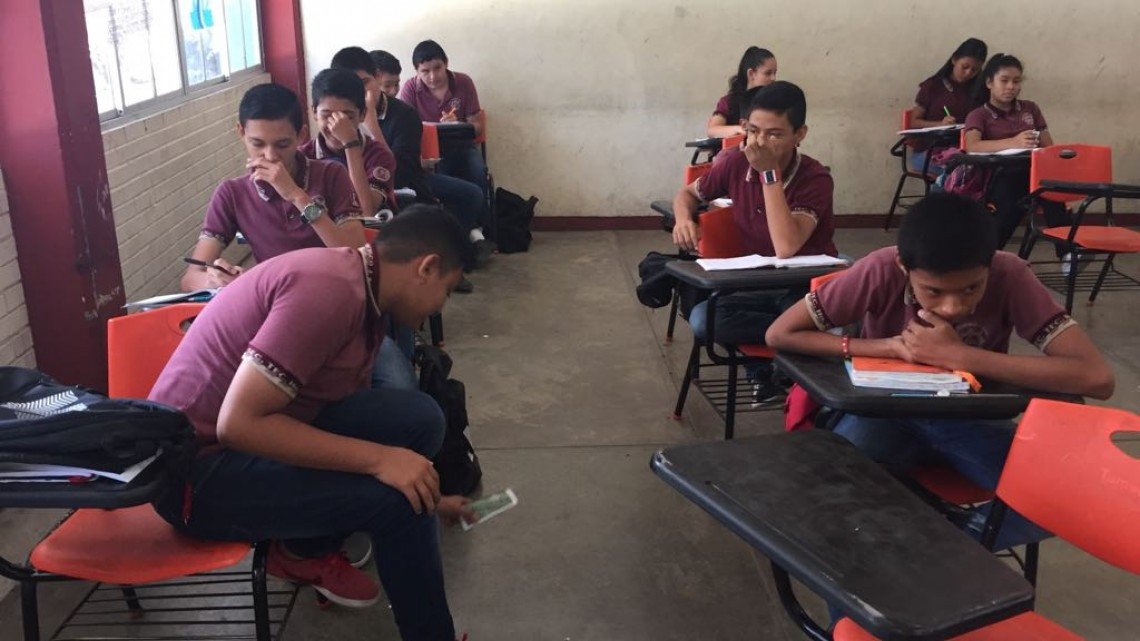 Fomentan la celebración del día de muertos en escuelas de la región