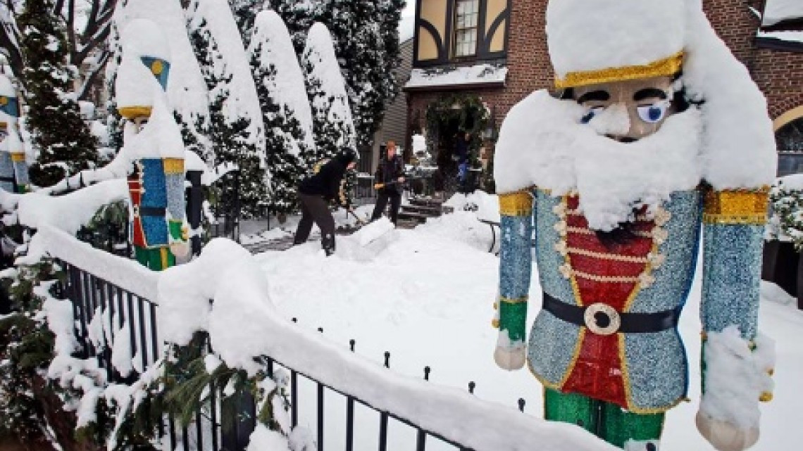 Un muerto y gran caos deja tormenta invernal
