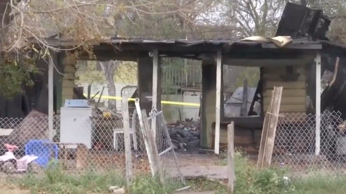 Se quema una casa abandonada en Pharr