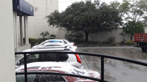 Reynosa comienza a cubrirse de blanco, continúa nevando