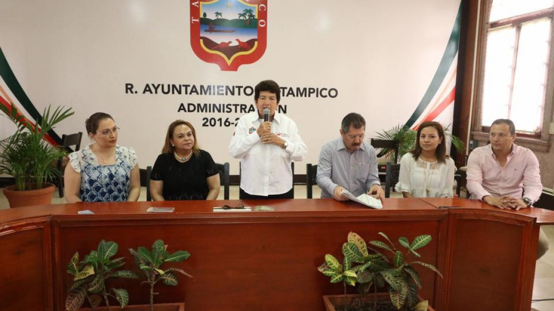 Entrega Ayuntamiento premios a ganadores del “Gran Sorteo del Pago Predial 2017”