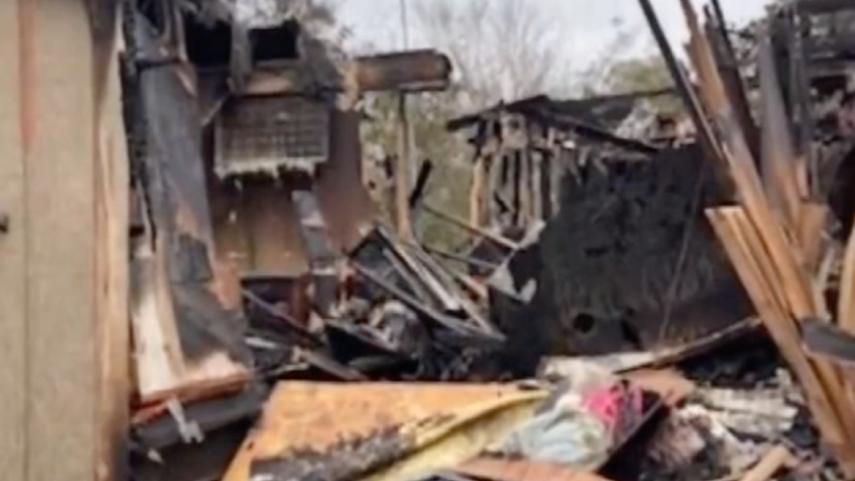 Familia de Mission pierde su casa por un voraz incendio