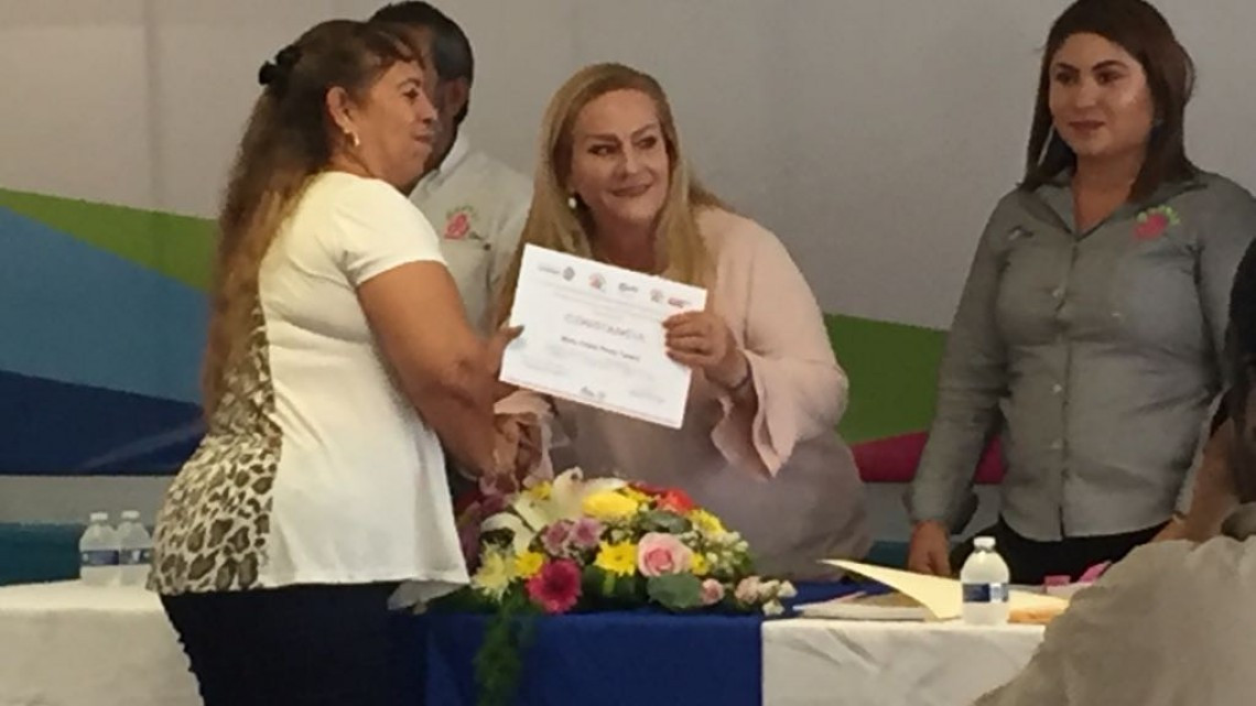 Cursos de capacitación para mujeres resaltan el talento