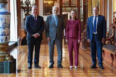 Sheinbaum sostiene reuniones privadas con Carlos Slim y directivos de HSBC en Palacio Nacional