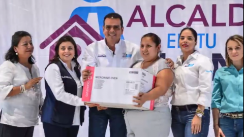 Asociación de Agentes Aduanales  en el programa “Alcalde en tu colonia”