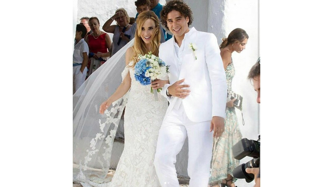 Así fue la boda de Memo Ochoa y Karla Mora