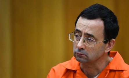 Apuñalan en prisión a Larry Nassar, médico condenado por abuso sexual de gimnastas