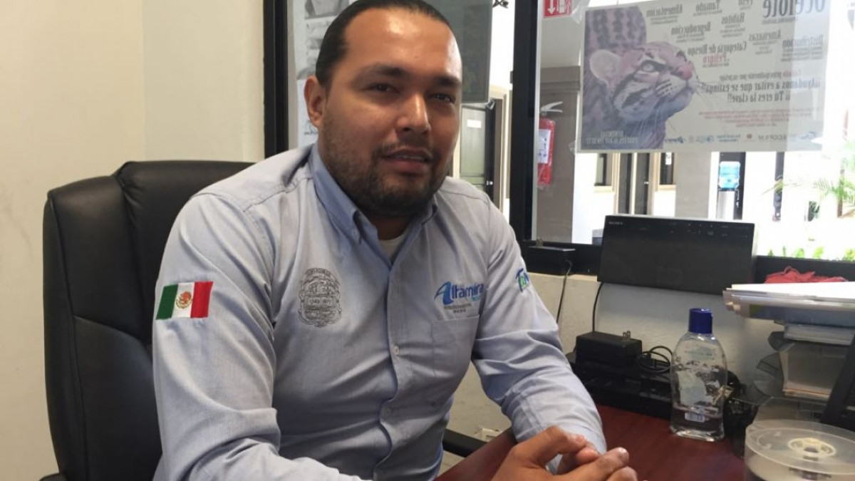 Realizan proyectos utilizando botellas de plástico para la construcción