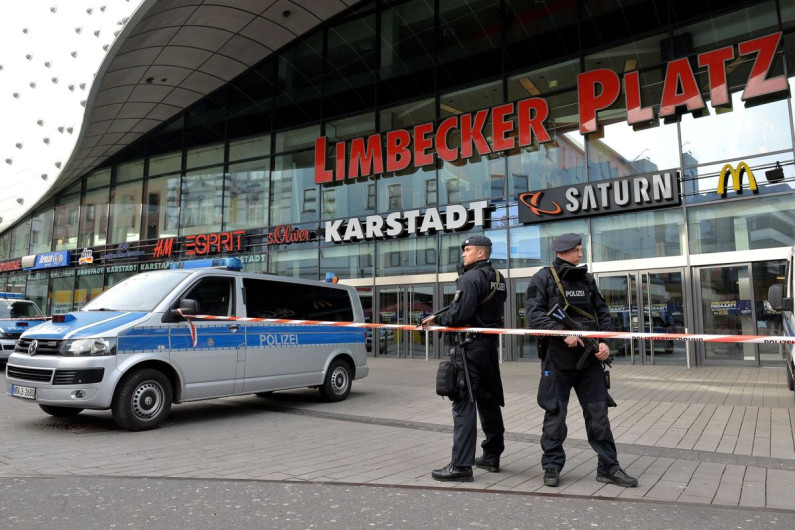 Ante posible ataque terrorista cierran centro comercial en Alemania