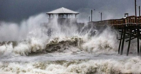Florence toca tierra debilitado como categoría 1