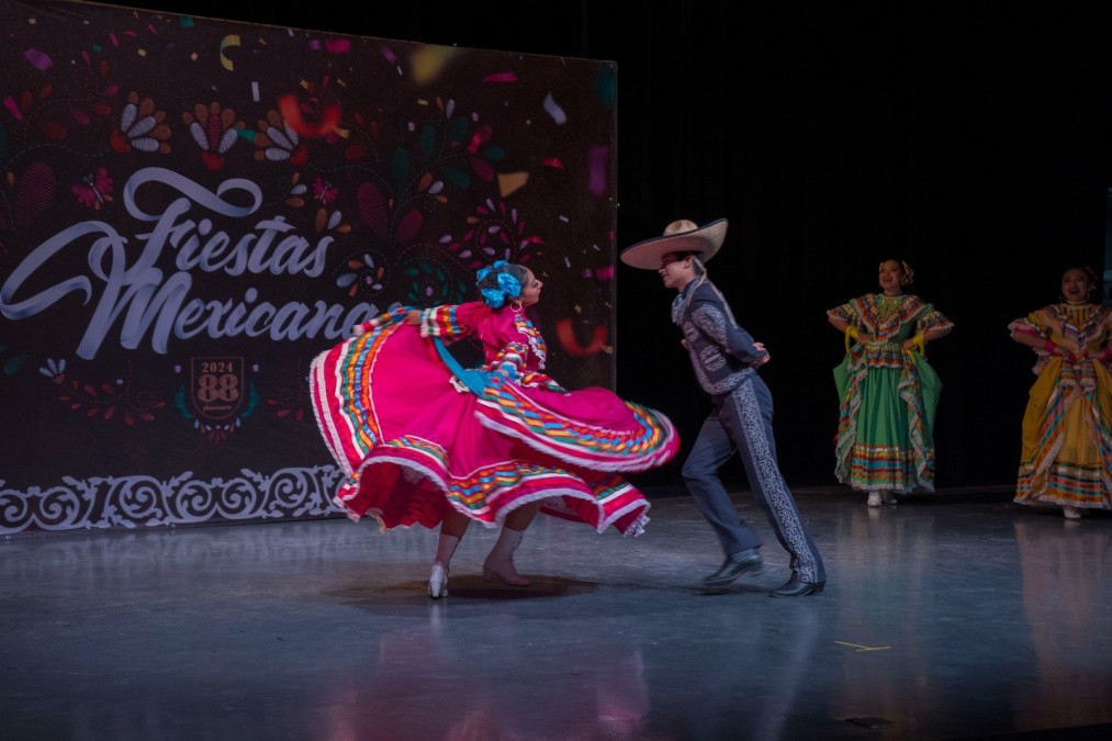 Presentan música y folclor mexicanos a alumnos de diferentes planteles educativos  