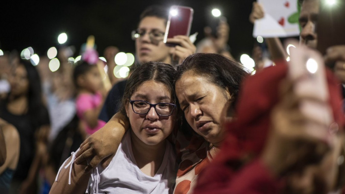 Vigilia en El Paso para recordar a las víctimas del tiroteo