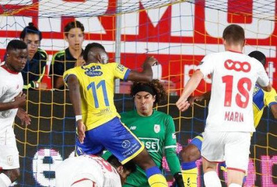 Error de Ochoa cuesta derrota al standard Lieja