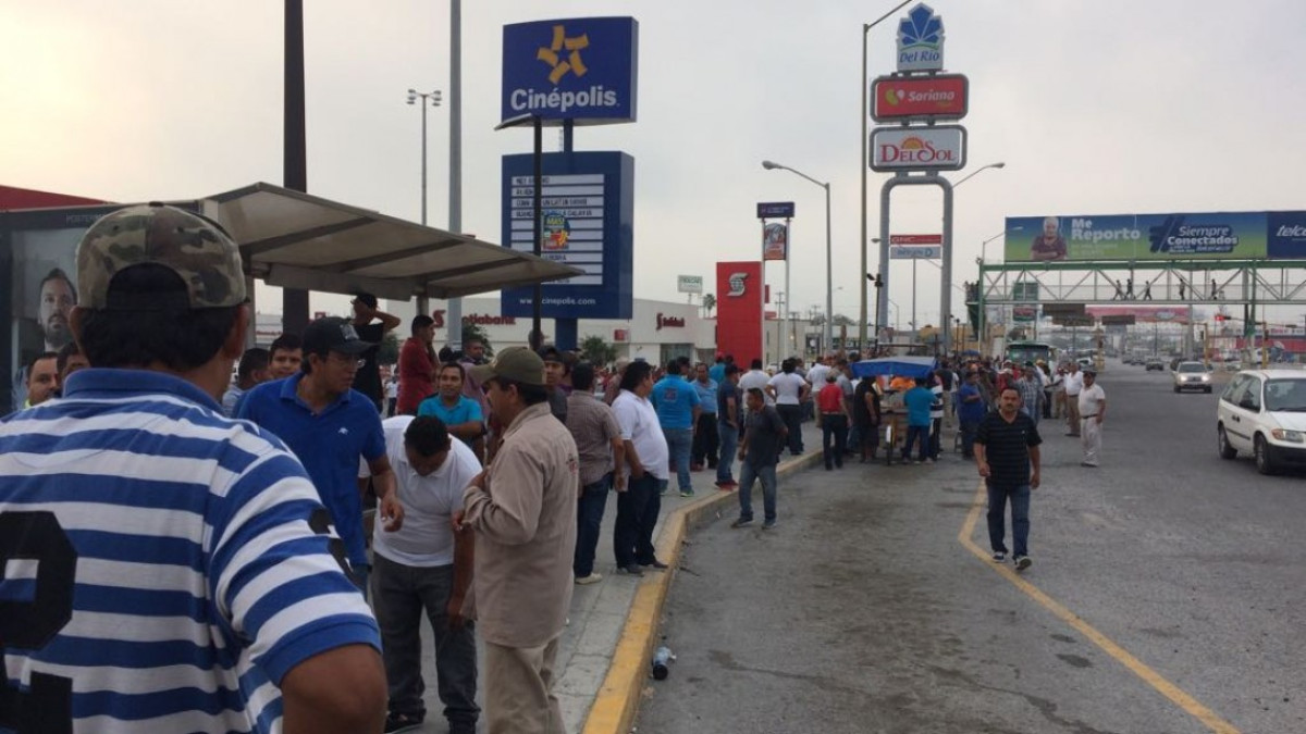 Taxistas se manifiestan en Reynosa