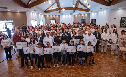 Entregan Actas de Nacimiento con registro Extemporaneo