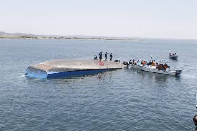 Suman 218 cuerpos recuperados tras hundimiento de ferry en Tanzania