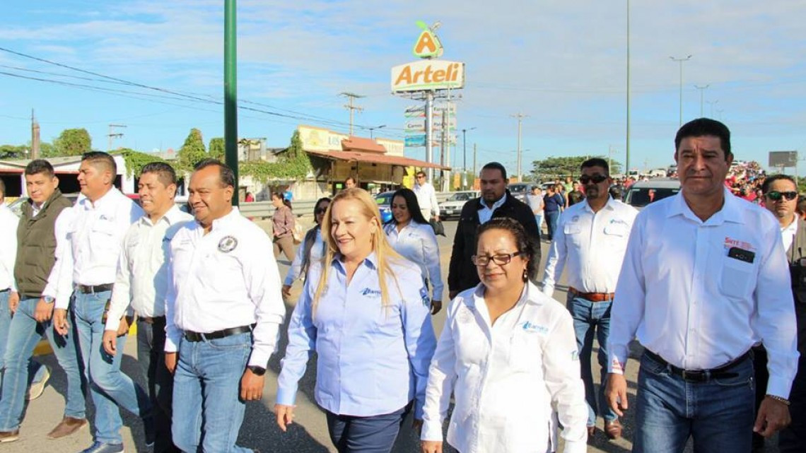 Realizan desfile por 107 Aniversario de la Revolución Mexicana