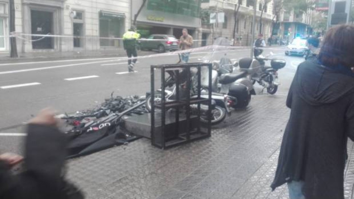 Automóvil arrolla a varios transeúntes en Barcelona