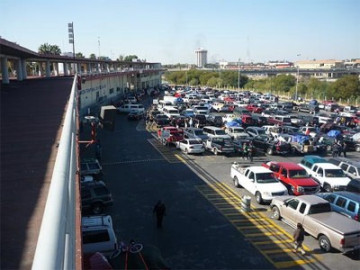 Muere hombre al caerle techo de acero del CITEV en Nuevo Laredo