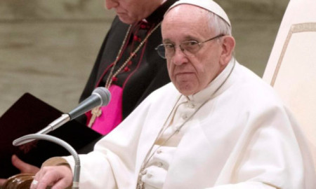Papa Francisco acepta renuncia de otros dos obispos chilenos