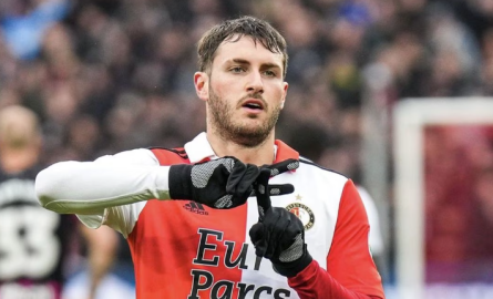 Eredivisie reconoce a Santiago Giménez como su MVP del 2023