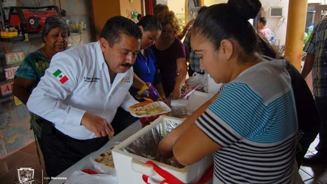 Alcalde asiste a reunión con vecinos de la Colonia Aurora