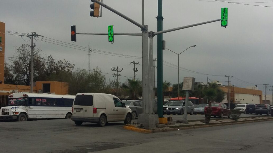 Modernizan semáforos en Reynosa